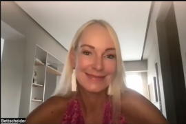 image of Meike Bettscheider in the podcast with Franz Sidney